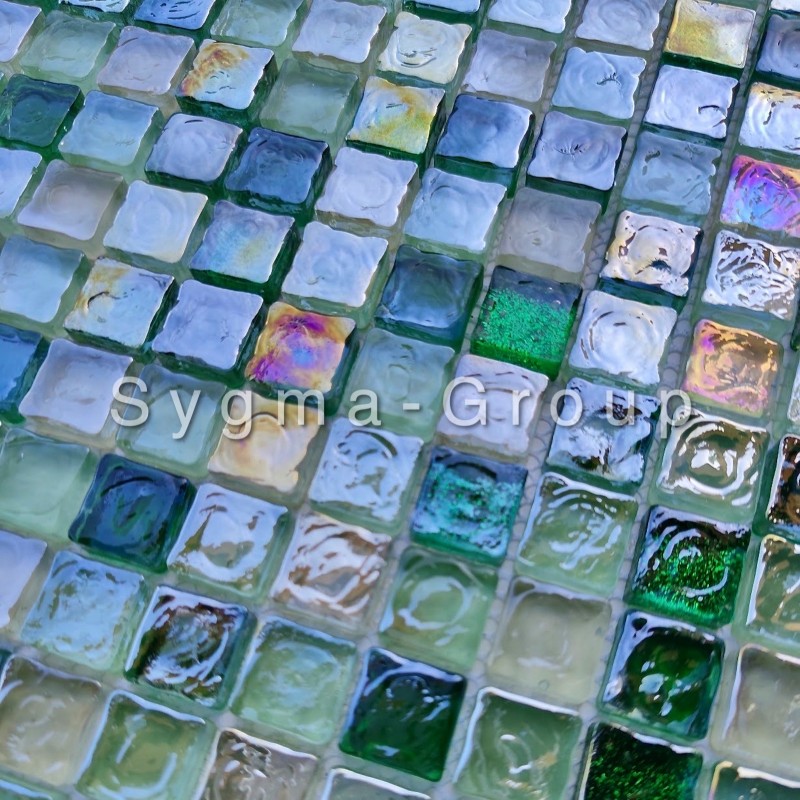 carrelage mosaique vert irisé pour sol et mur salle de bains